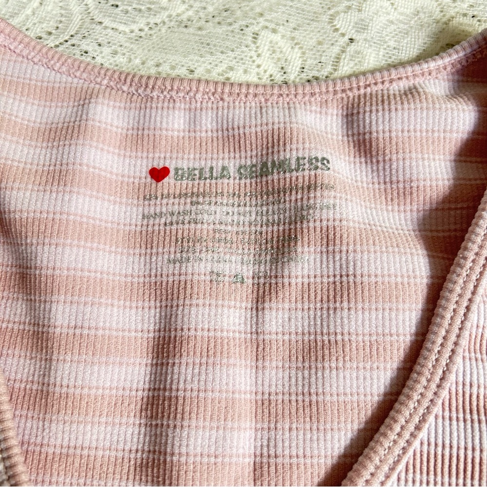 🔻🔻🔻sale Bella seamless pink strip lettuce trim sleeves crop top - Picture 3 of 7